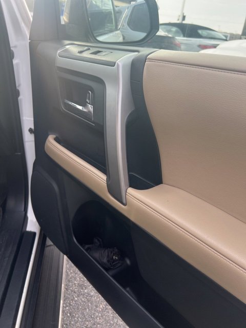 Used 2016 Toyota 4Runner SR5 image 11