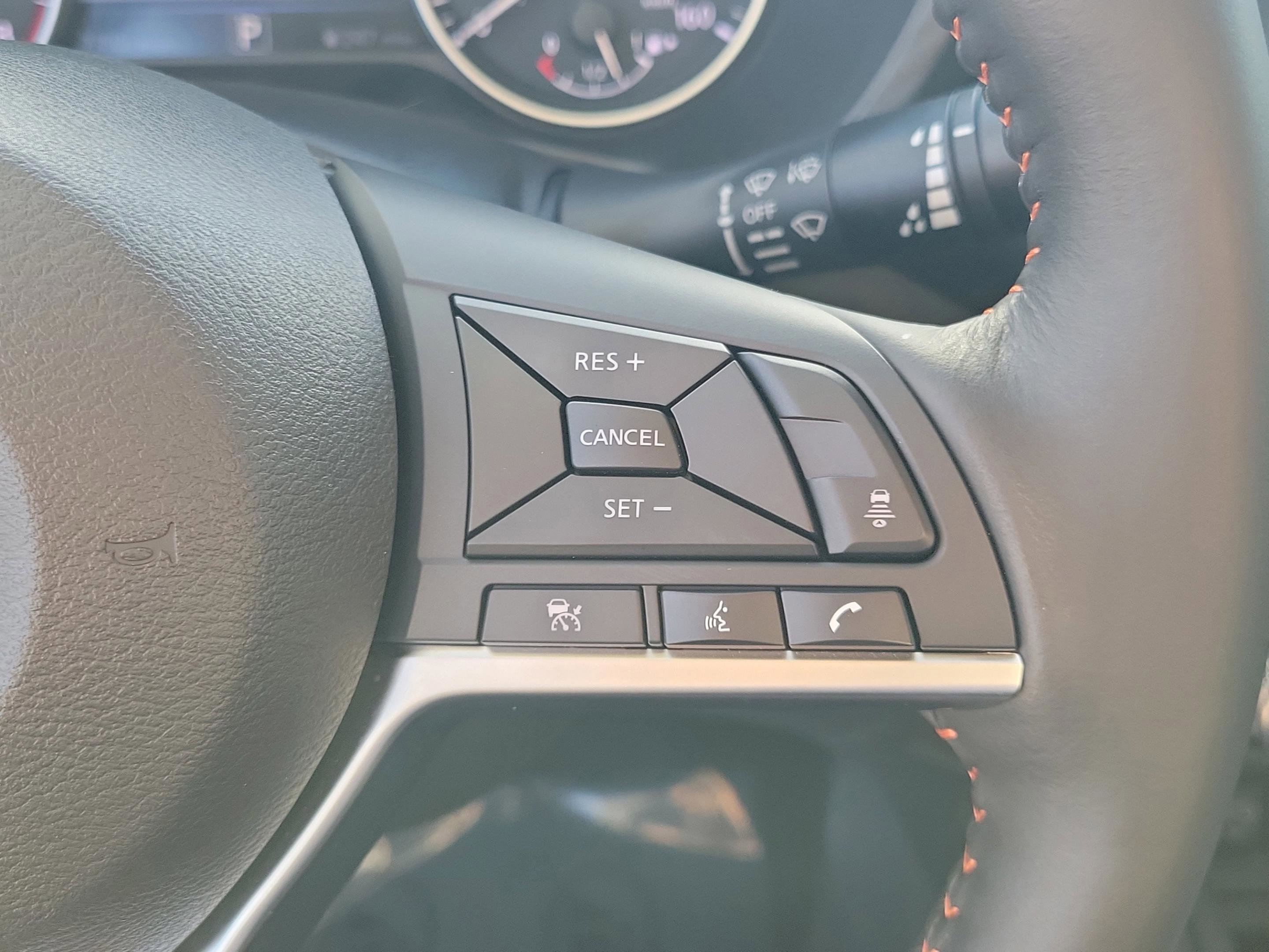 Used 2025 Nissan Sentra SR w/ SR Premium Package image 22