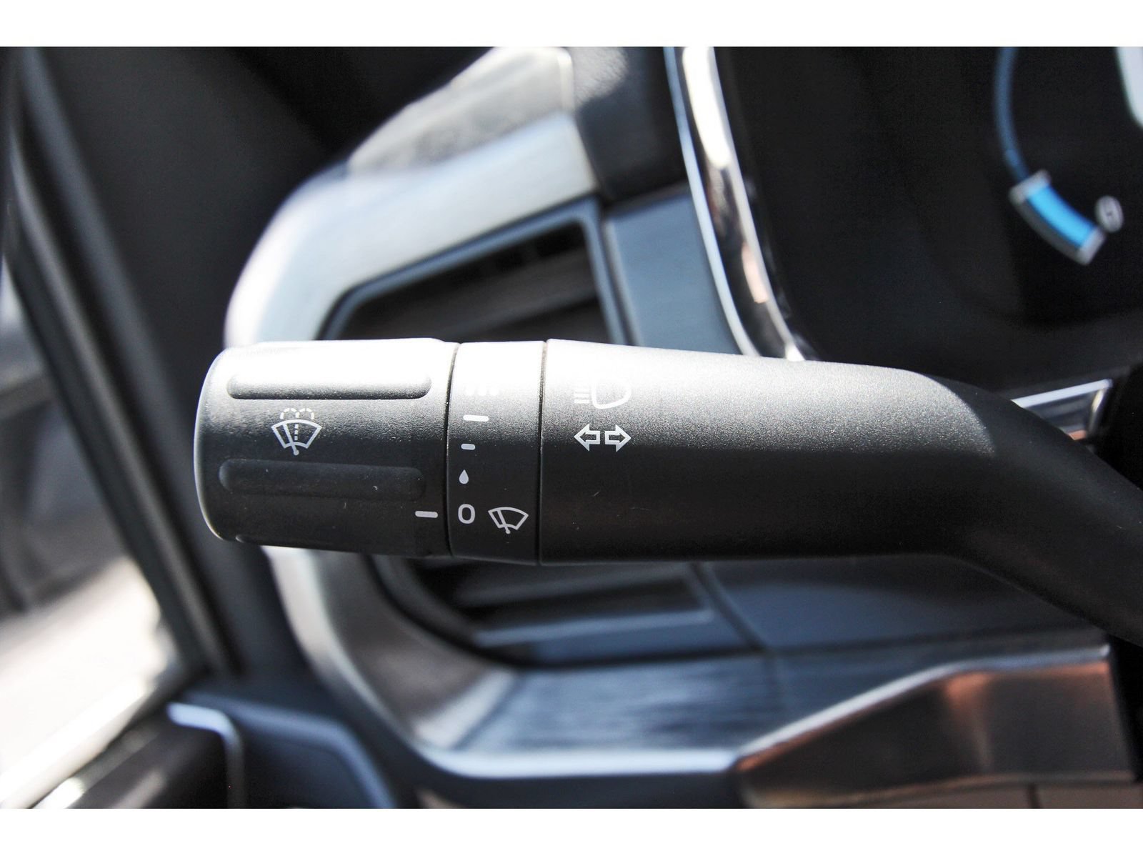 Used 2023 Ford F150 Lariat RWD image 22