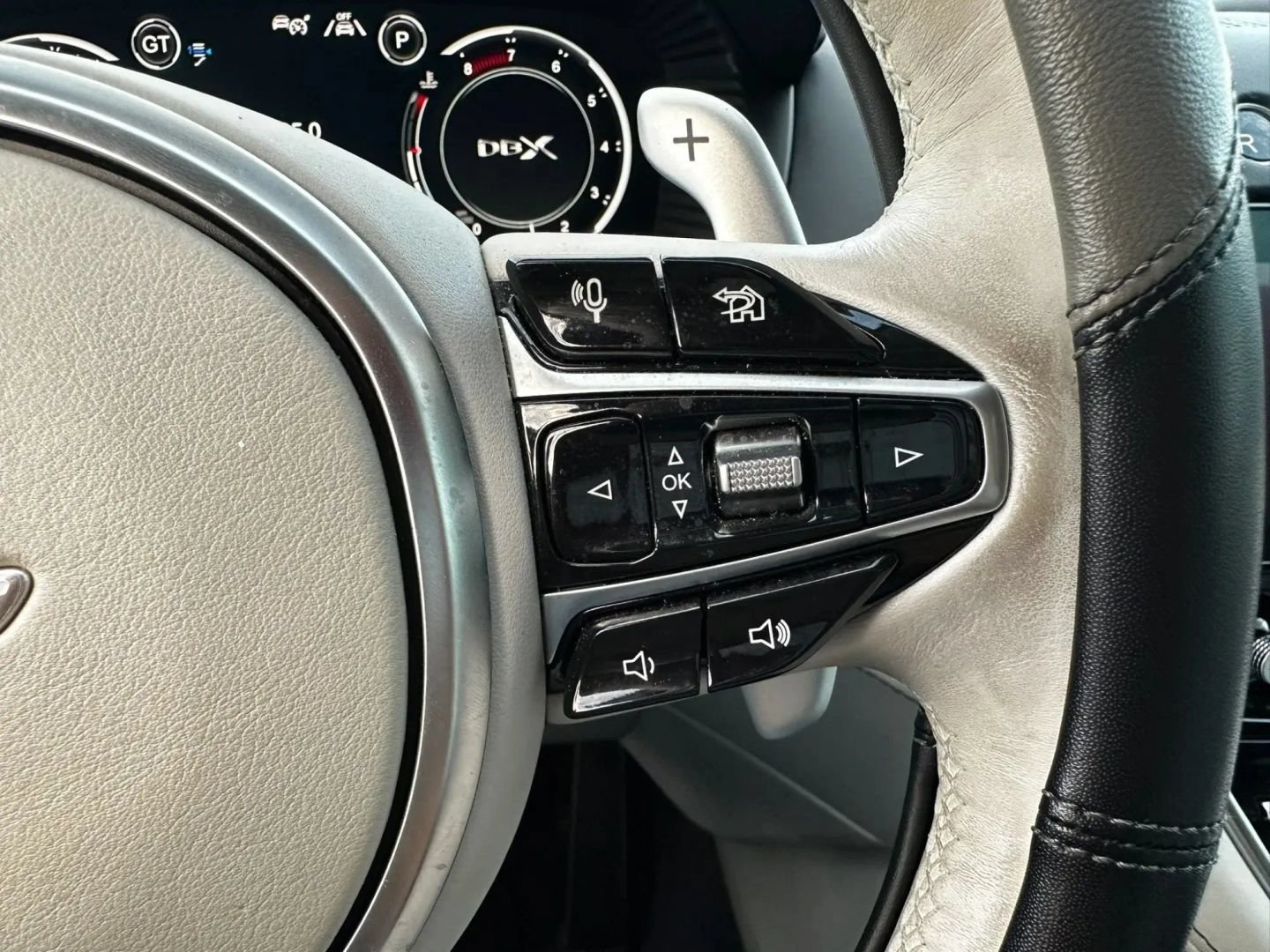 Used 2021 Aston Martin DBX AWD/4WD image 26
