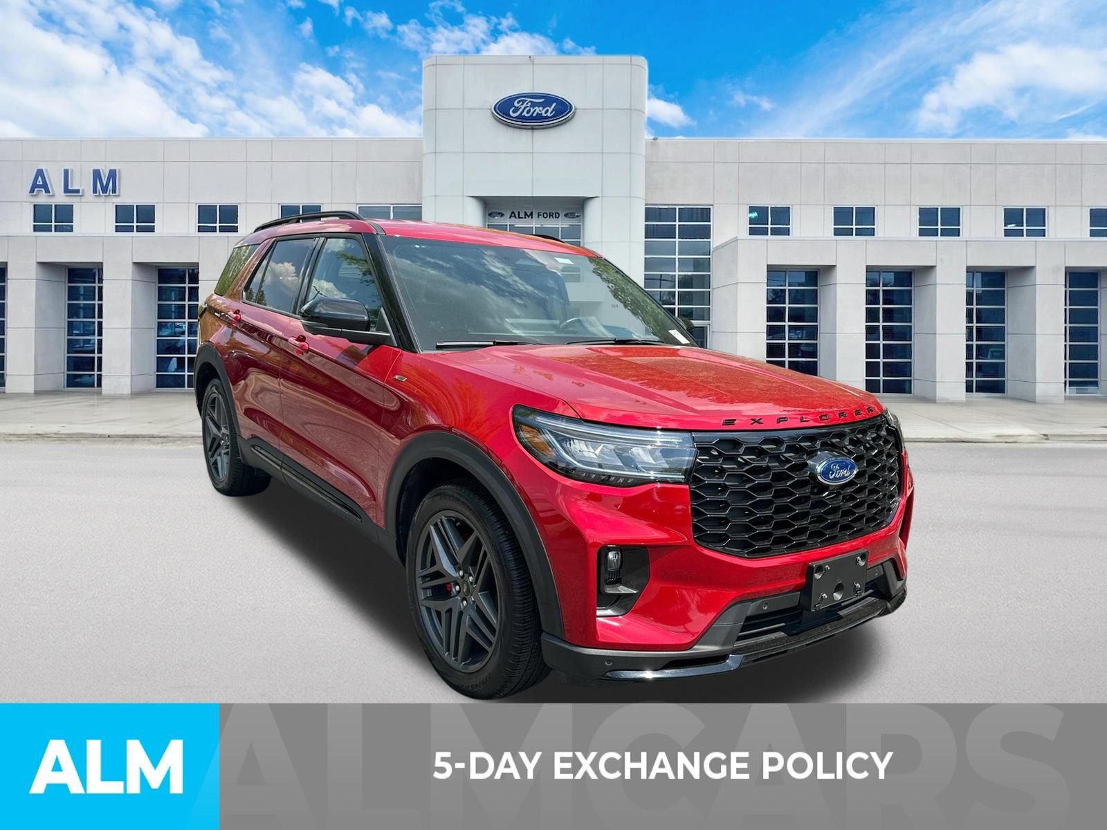 Used 2025 Ford Explorer ST-Line w/ Premium Package RWD image 3