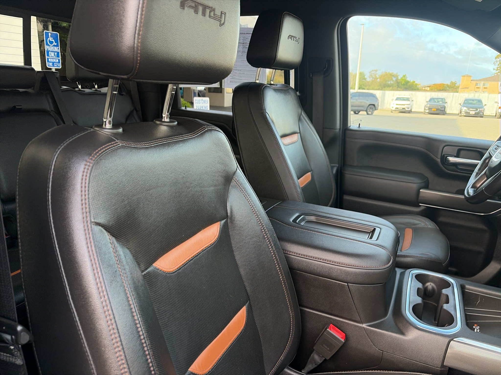Used 2020 GMC Sierra 2500 AT4 w/ AT4 Premium Package AWD/4WD image 13