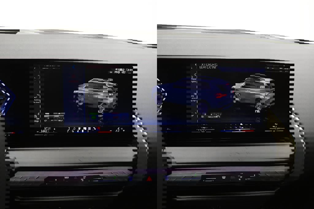 Used 2025 BMW X3 xDrive30i w/ Premium Package image 21