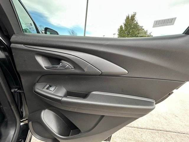 Used 2025 Chevrolet TrailBlazer LT AWD/4WD image 20