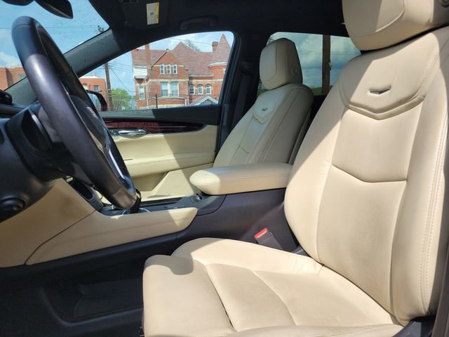 Used 2017 Cadillac XT5 Luxury w/ Driver Awareness Package image 22