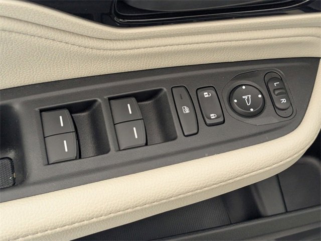 Used 2025 Honda Odyssey Touring image 12