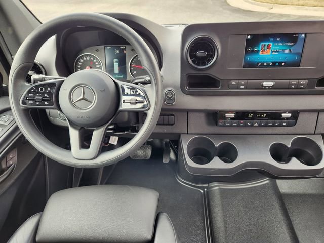 Used 2024 Mercedes-Benz Sprinter 2500 image 18