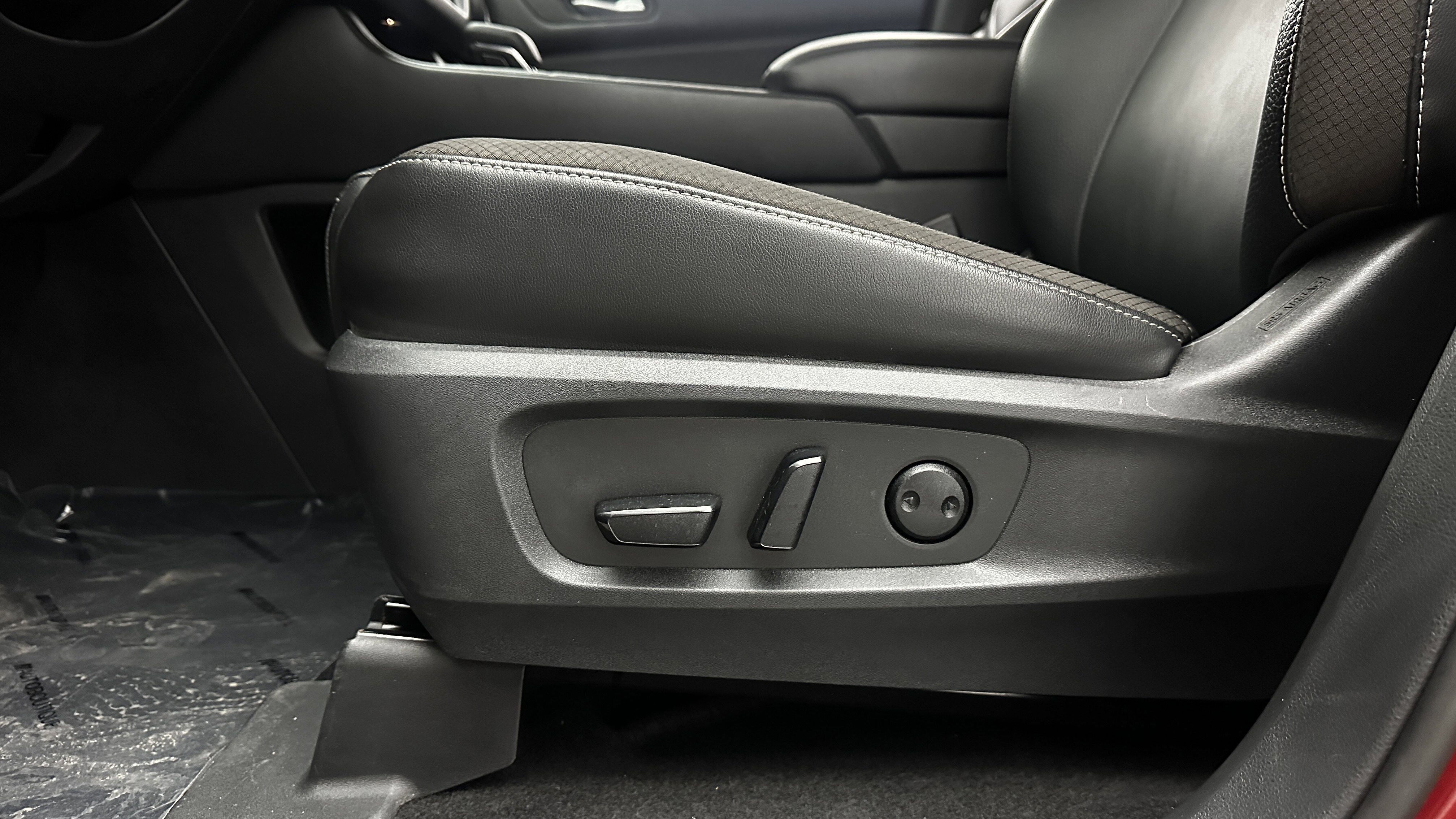 Used 2022 Nissan Pathfinder SL FWD image 14