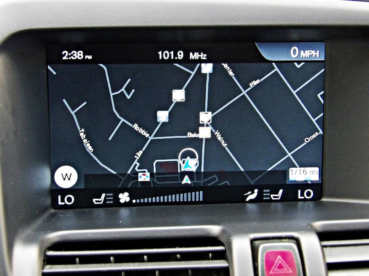 Used 2017 Volvo XC60 T5 Dynamic image 16