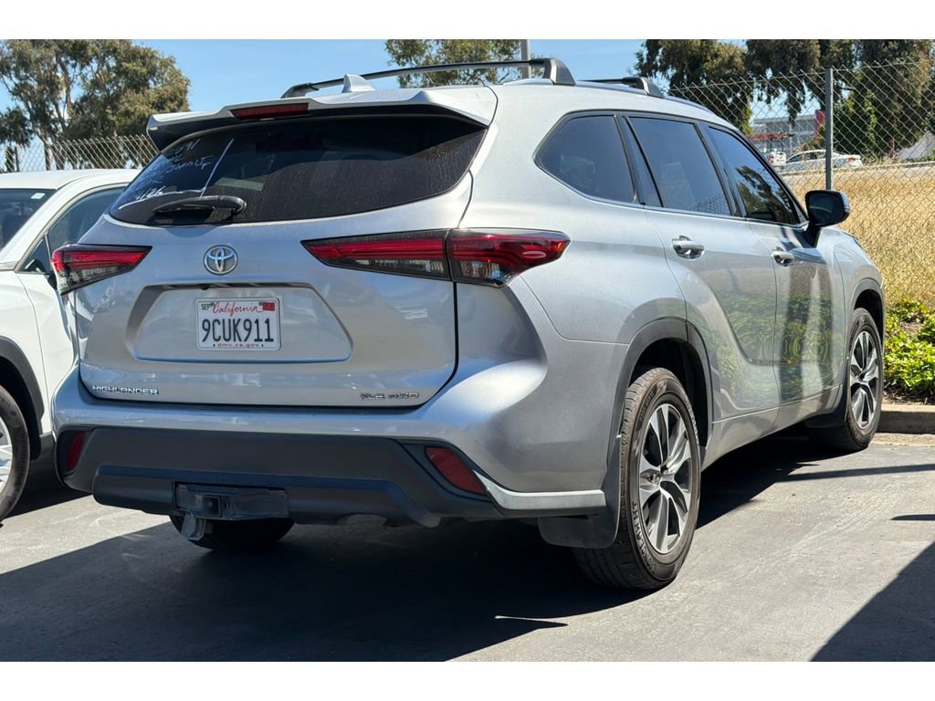 Used 2020 Toyota Highlander XLE image 5
