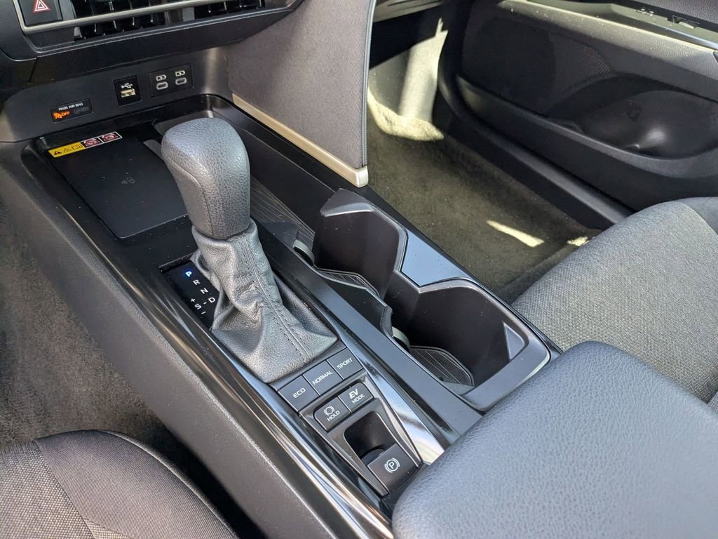 Used 2025 Toyota Camry LE image 23