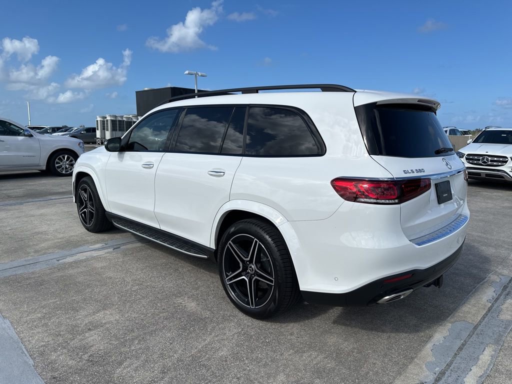 Used 2023 Mercedes-Benz GLS 580 4MATIC image 7