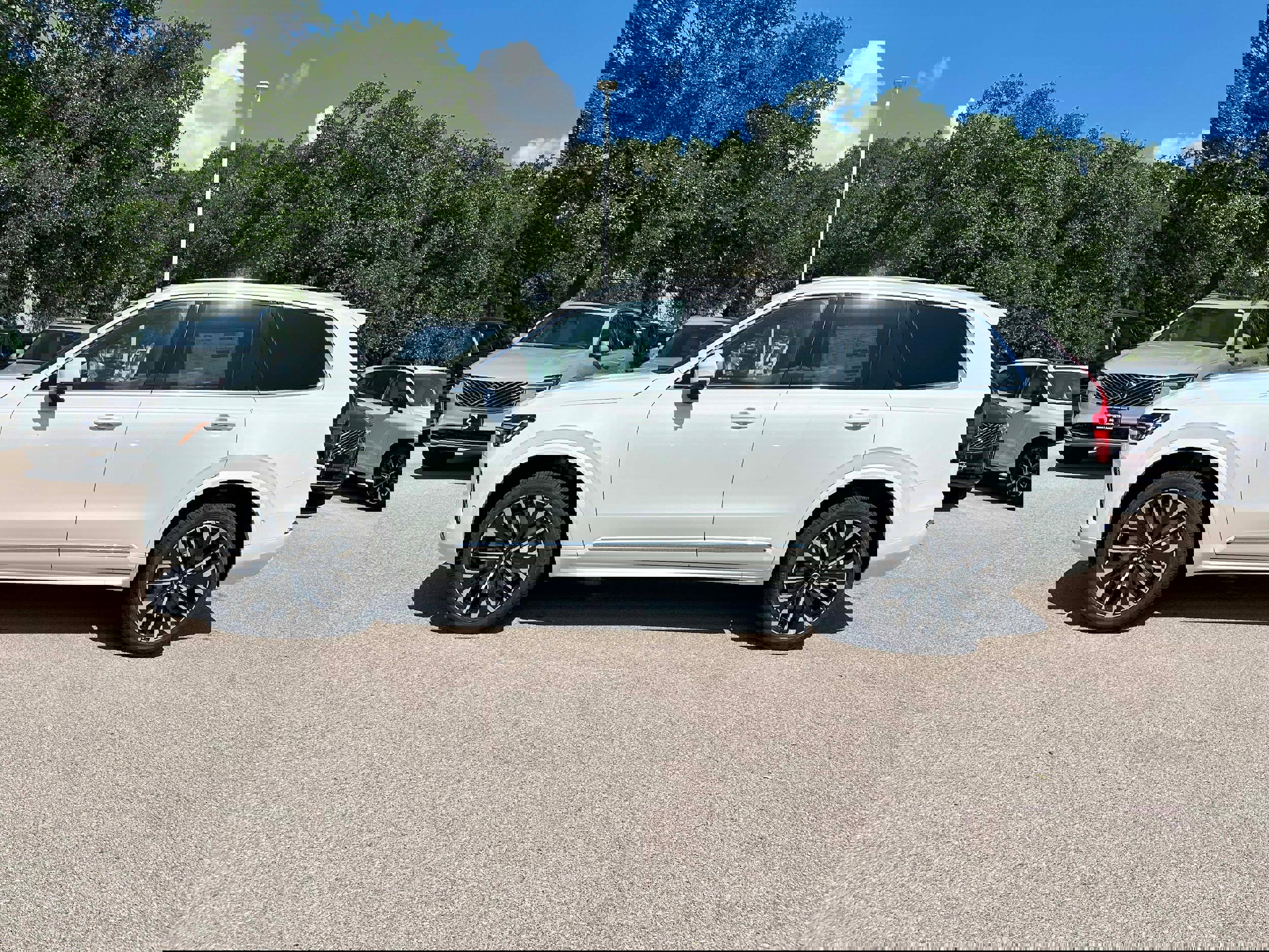 New 2026 Volvo XC90 B6 Plus w/ Protection Package Premier image 3