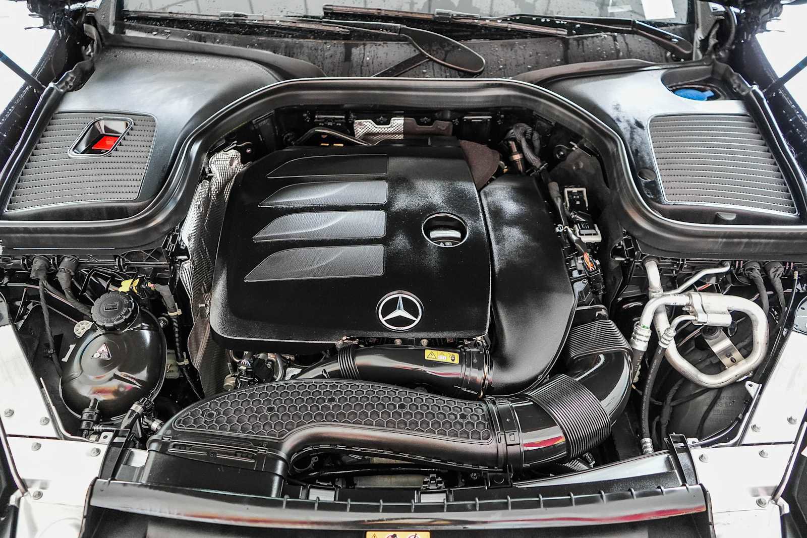 Used 2022 Mercedes-Benz GLC 300 image 23