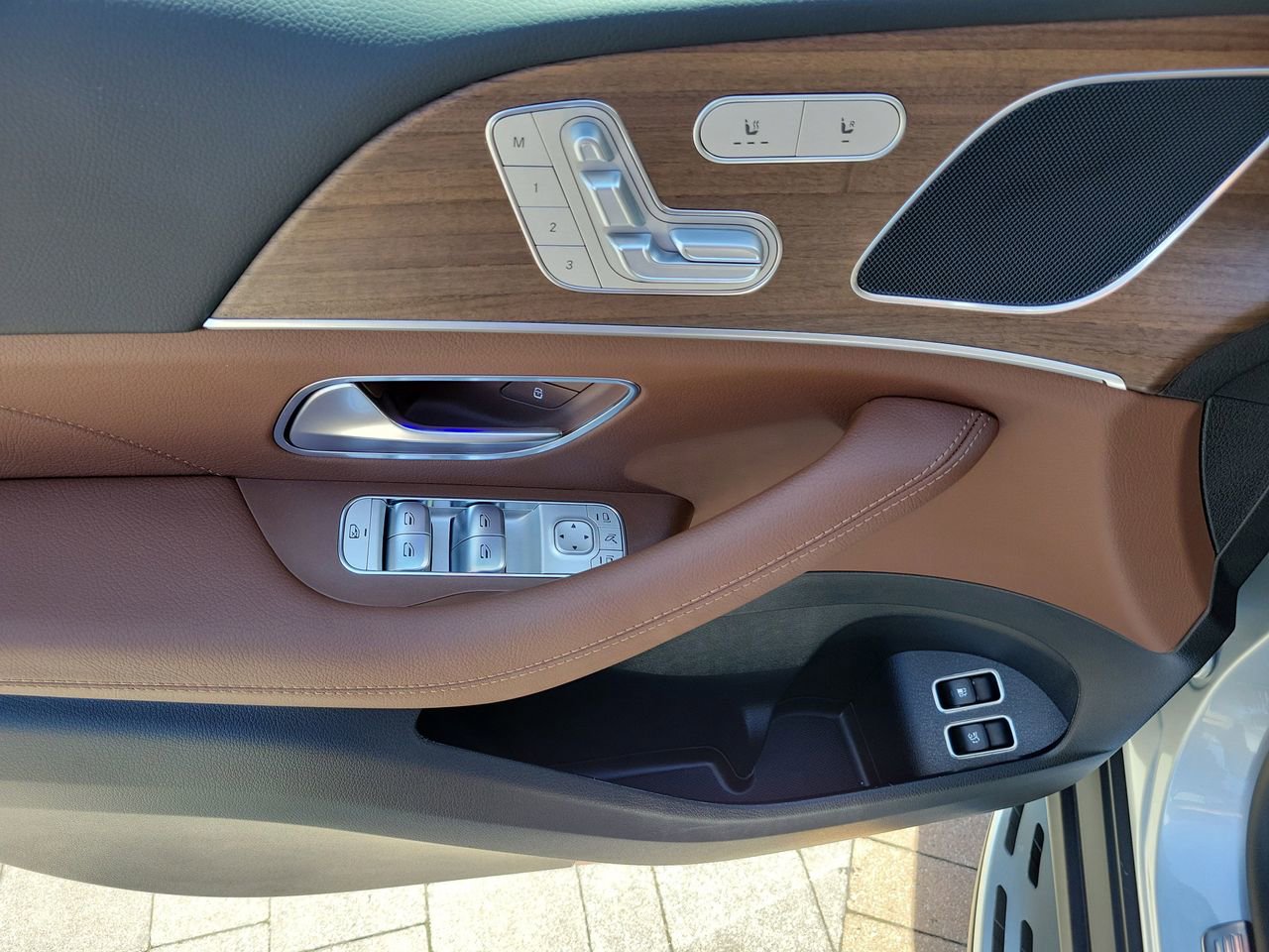 New 2026 Mercedes-Benz GLE 450e 4MATIC image 19