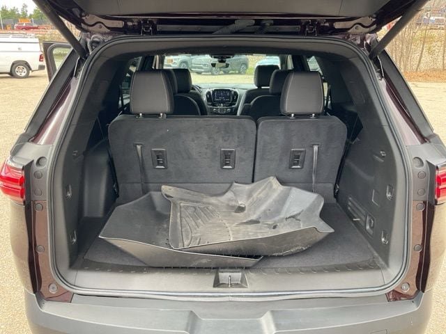 Used 2023 Chevrolet Traverse LT w/ LT Premium Package AWD/4WD image 16