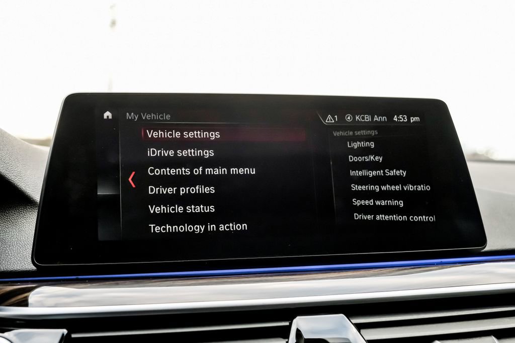 Used 2018 BMW 540i xDrive w/ M Sport Package image 39