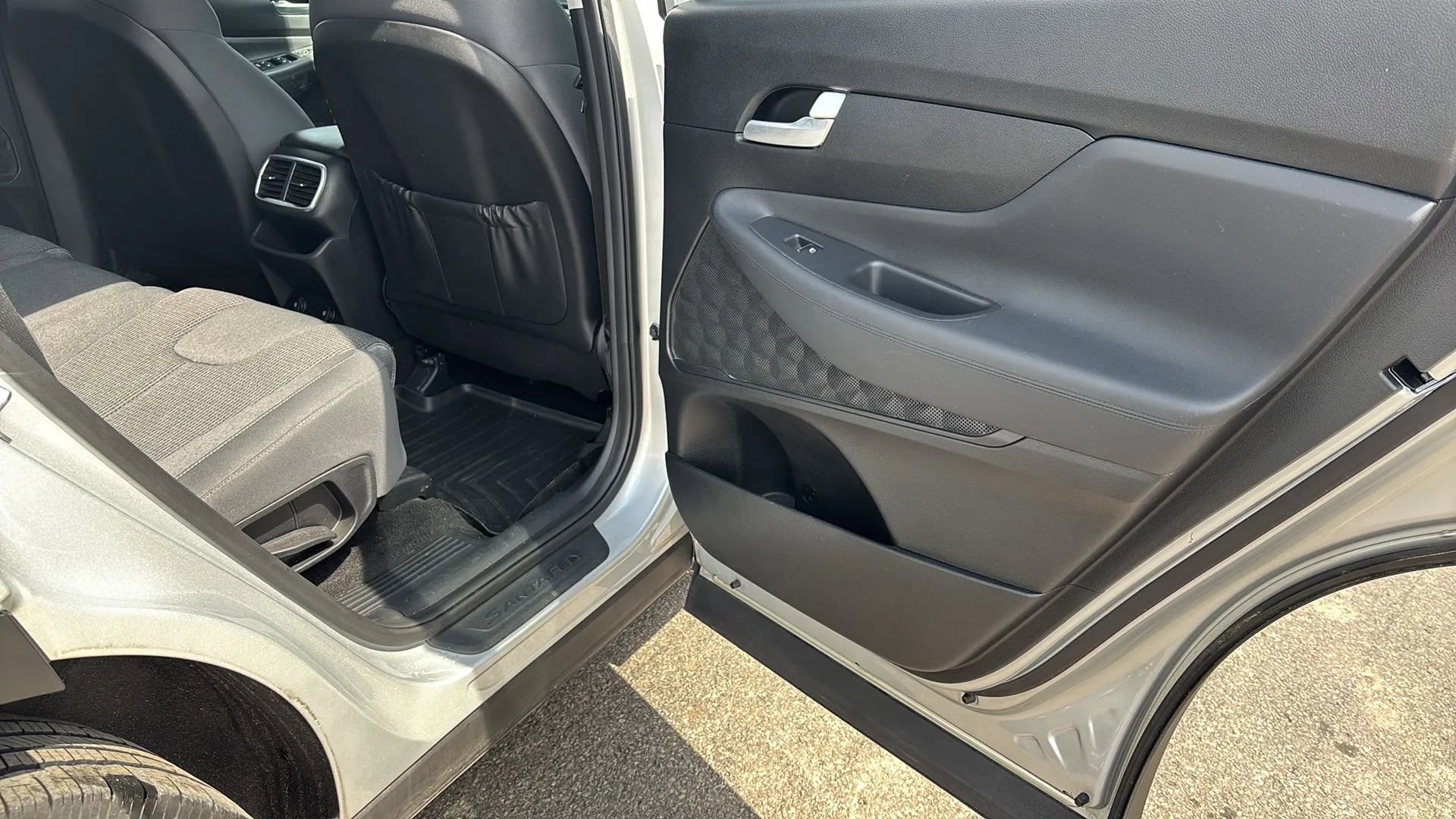 Used 2019 Hyundai Santa Fe SEL AWD/4WD image 13