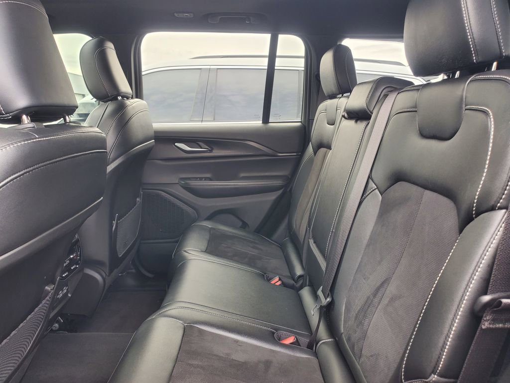 Used 2024 Jeep Grand Cherokee Altitude AWD/4WD image 34