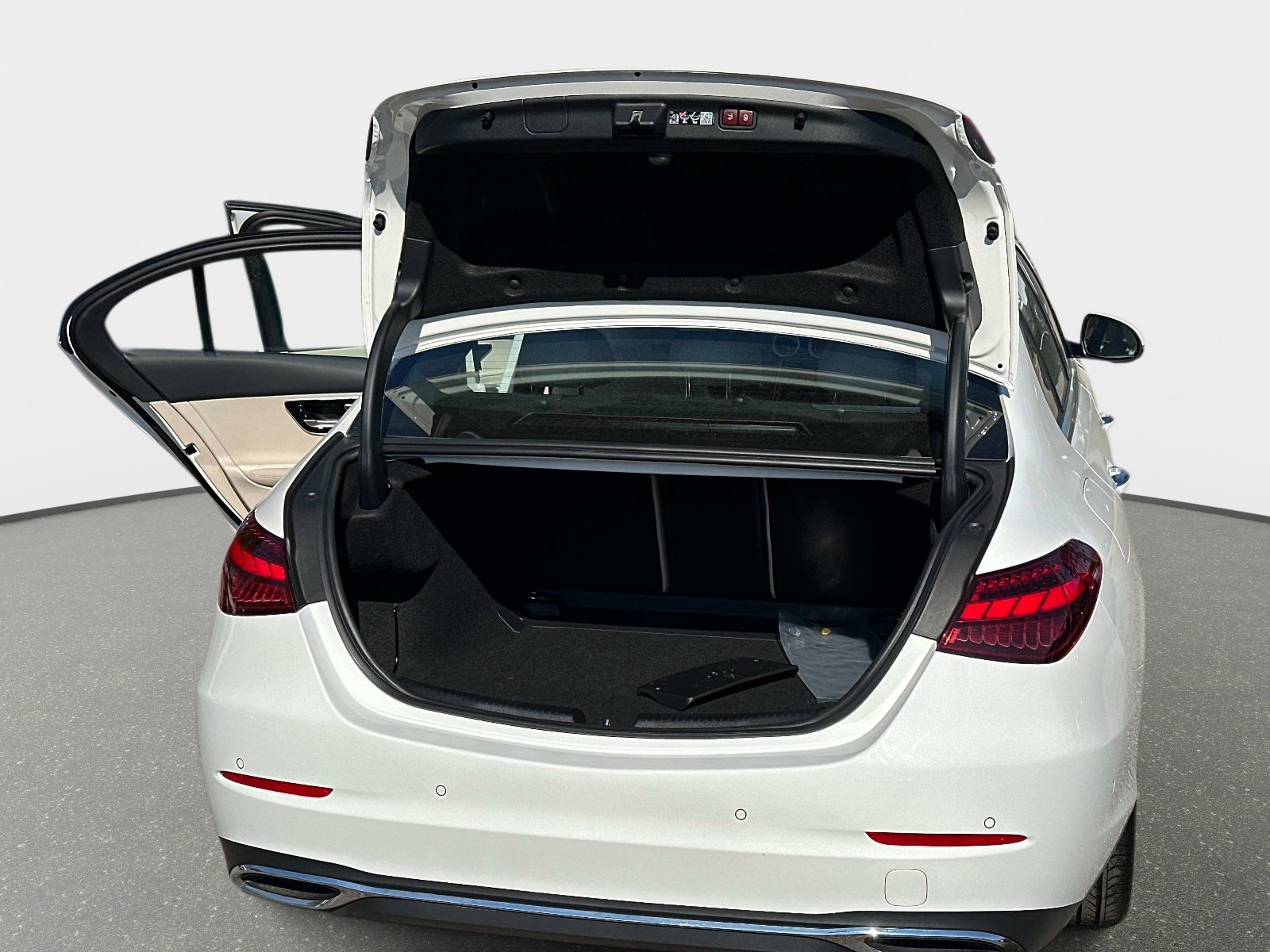 Used 2026 Mercedes-Benz C 300 Sedan image 10