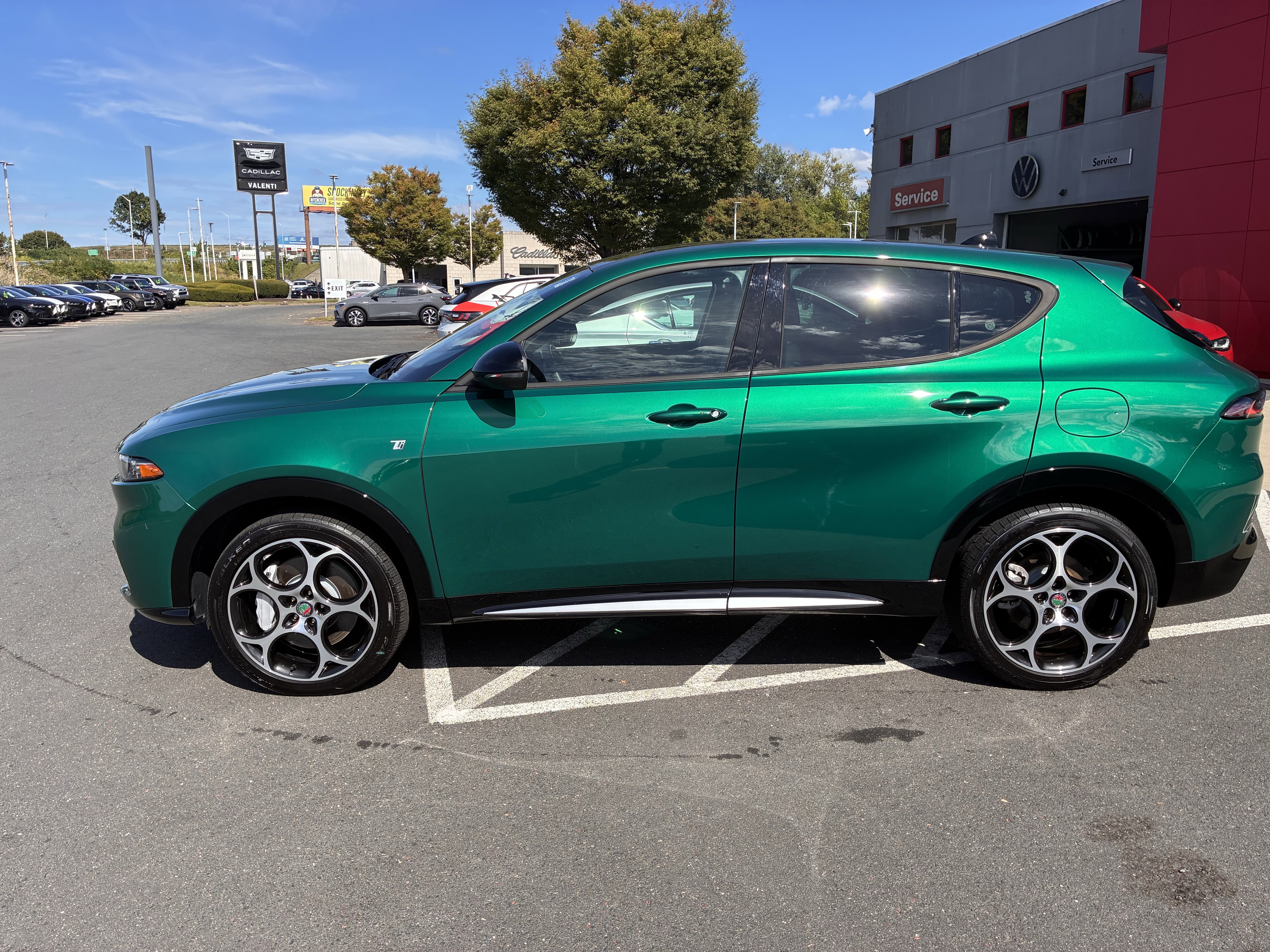 Certified 2024 Alfa Romeo Tonale Ti w/ Premium Interior Package image 5