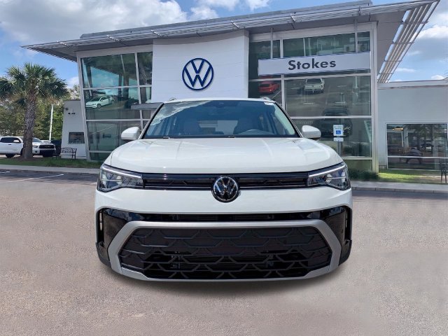 New 2026 Volkswagen Taos SE FWD image 9