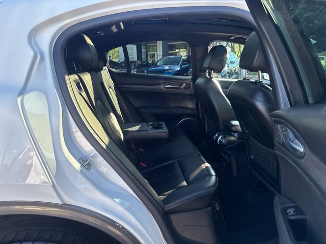Used 2022 Alfa Romeo Stelvio Ti AWD/4WD image 39