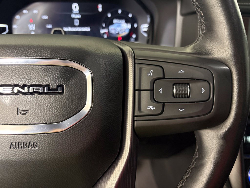 Used 2023 GMC Yukon Denali Ultimate AWD/4WD image 16