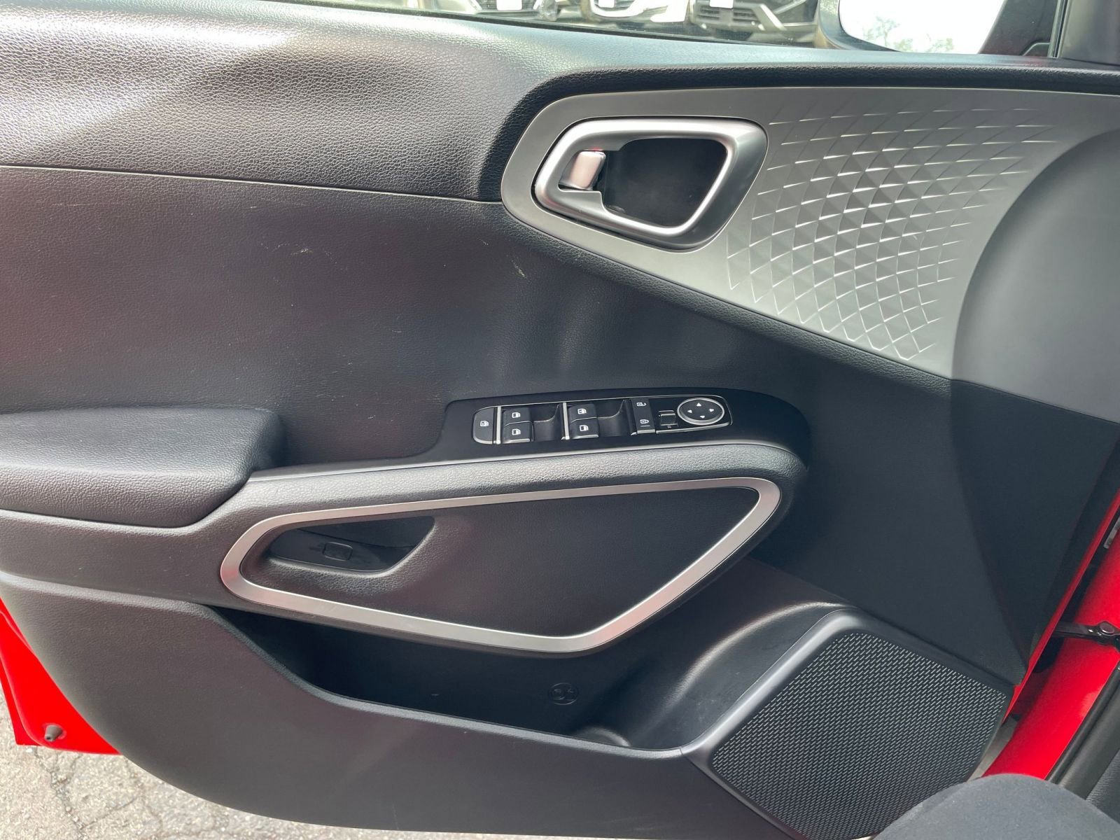 Used 2025 Kia Soul LX w/ LX Technology Package image 18