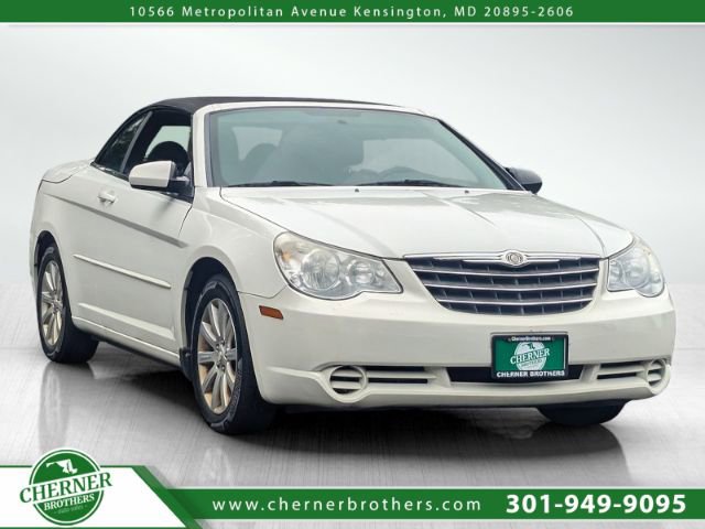 Used 2010 Chrysler Sebring Touring FWD image 1