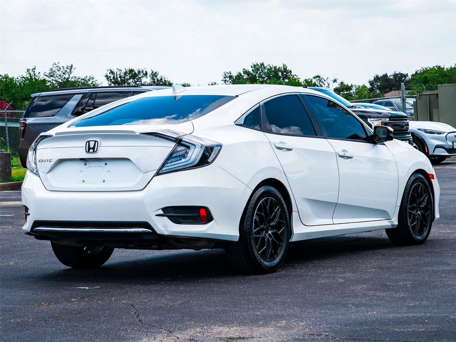Used 2021 Honda Civic EX image 4