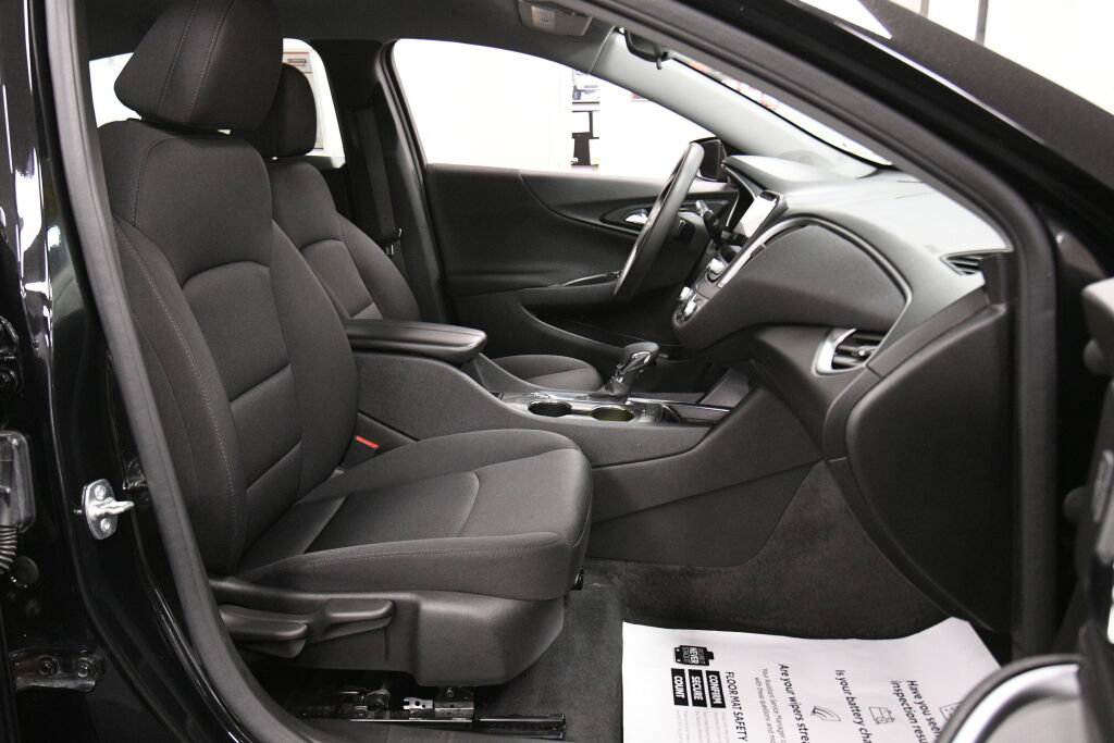 Used 2024 Chevrolet Malibu LT image 25