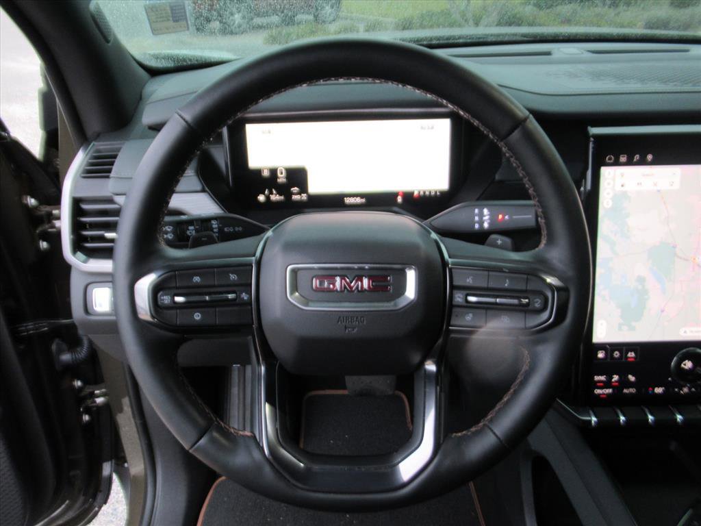 Used 2025 GMC Acadia AT4 AWD/4WD image 18