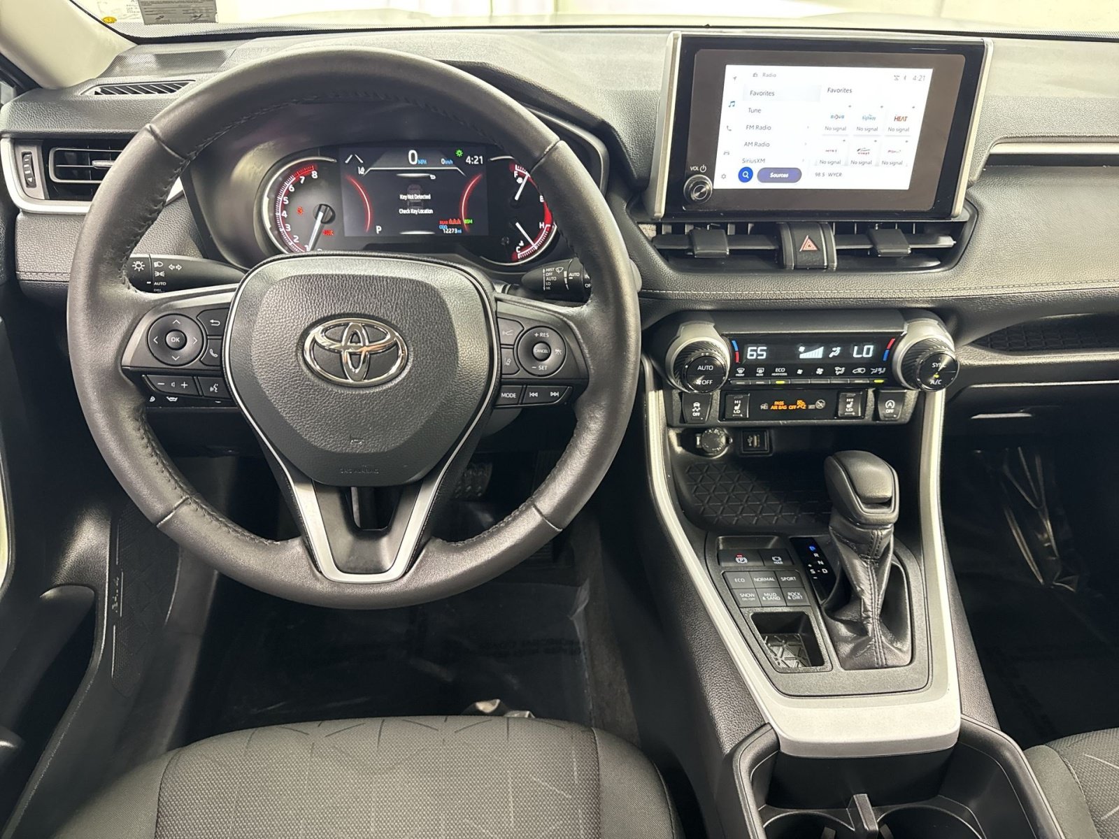 Used 2024 Toyota RAV4 XLE w/ Weather Package AWD/4WD image 35