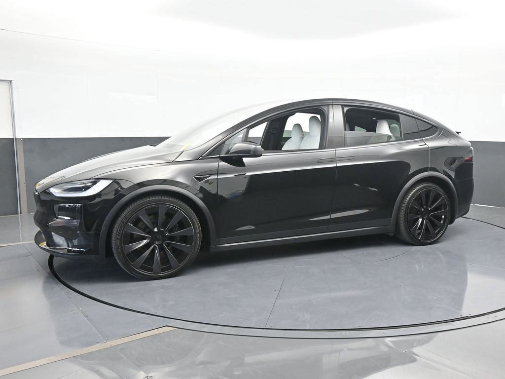 Used 2022 Tesla Model X Plaid image 2
