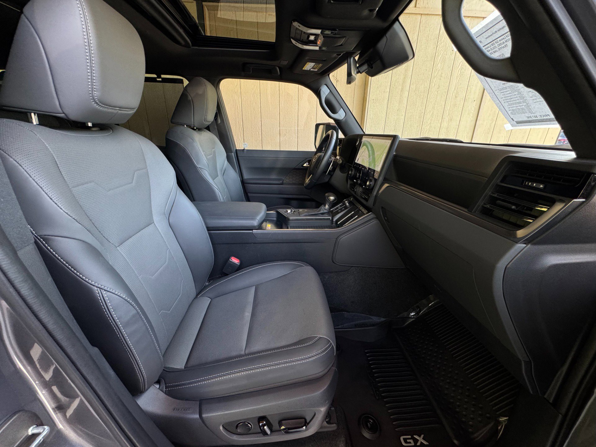 Used 2024 Lexus GX 550 AWD/4WD image 18