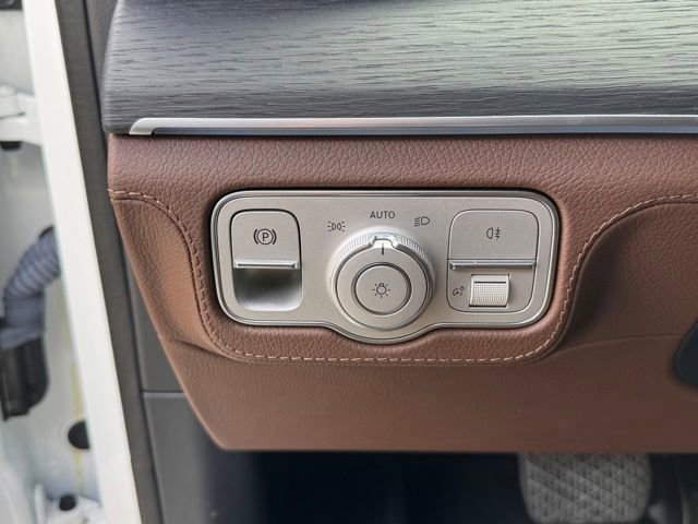 Used 2024 Mercedes-Benz GLE 350 4MATIC image 16