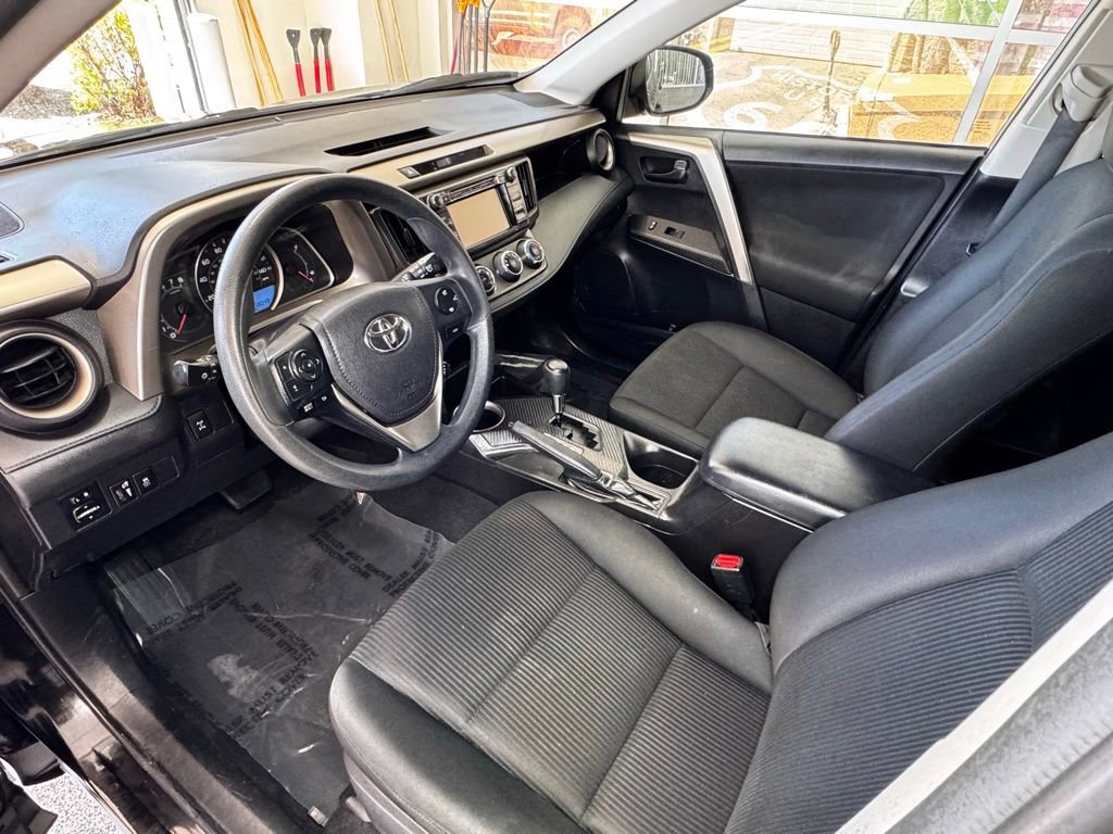 Used 2014 Toyota RAV4 LE AWD/4WD image 17