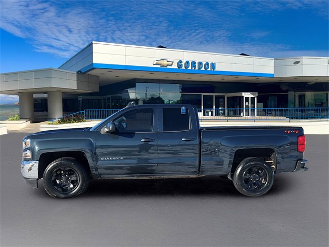 Used 2018 Chevrolet Silverado 1500 LT w/ All Star Edition image 3