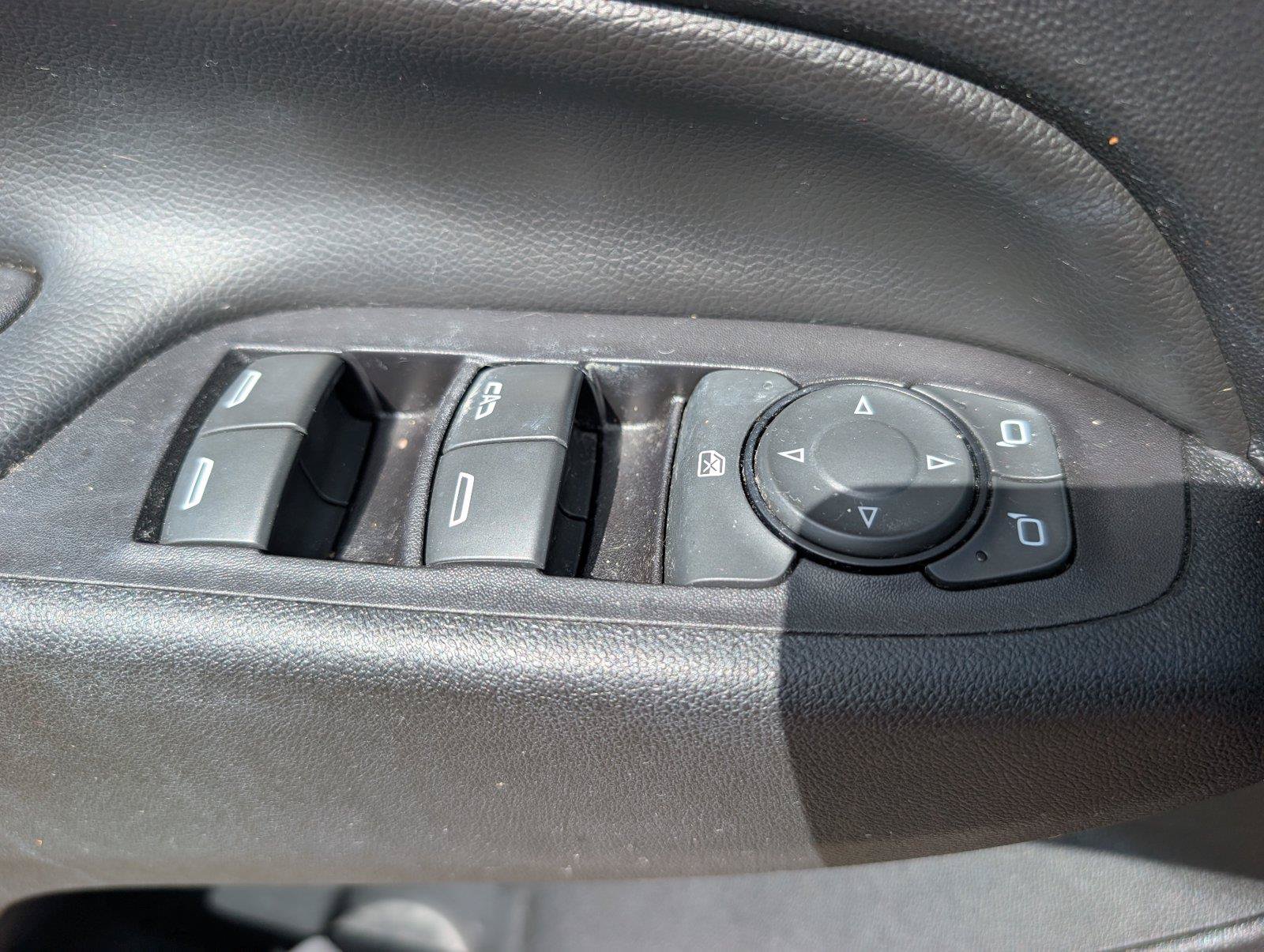 Used 2019 Chevrolet Equinox LT FWD image 27