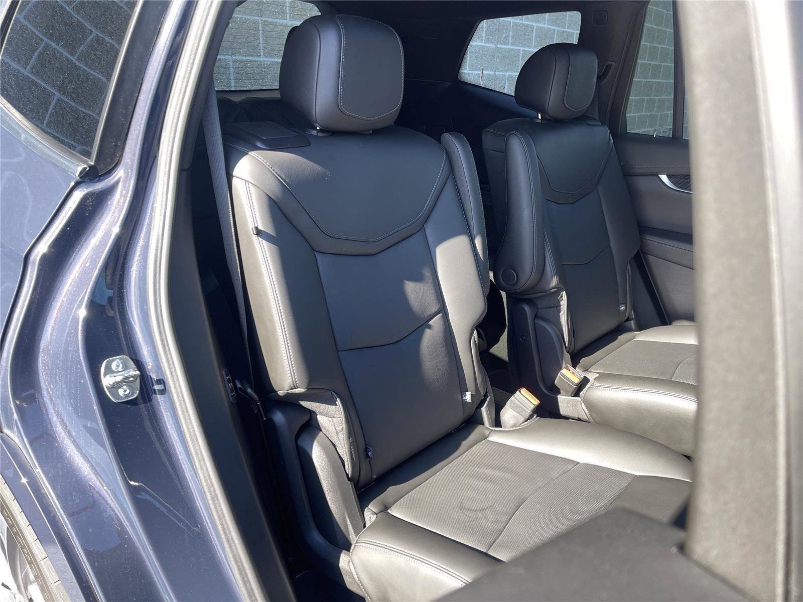 Certified 2025 Cadillac XT6 Premium Luxury AWD/4WD image 40