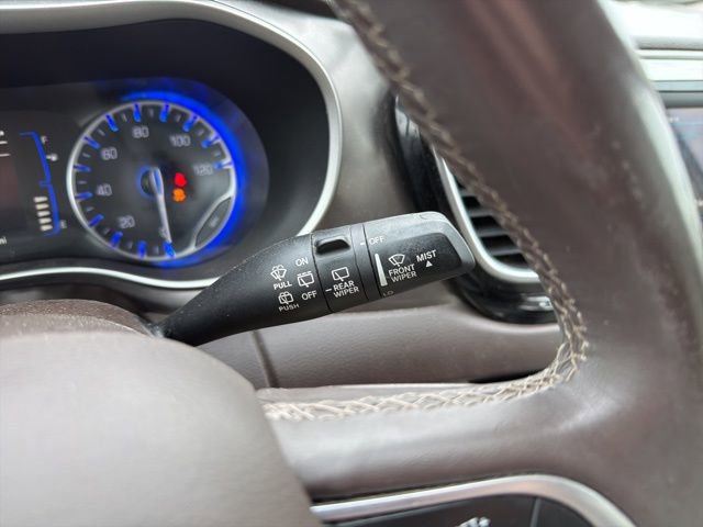 Used 2018 Chrysler Pacifica Touring-L image 44