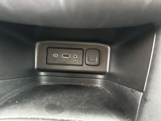 Used 2023 Chevrolet Equinox LT image 24