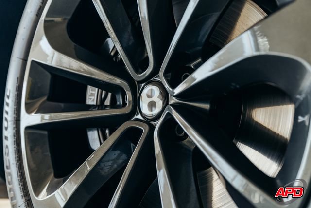 Used 2017 Bentley Bentayga image 5