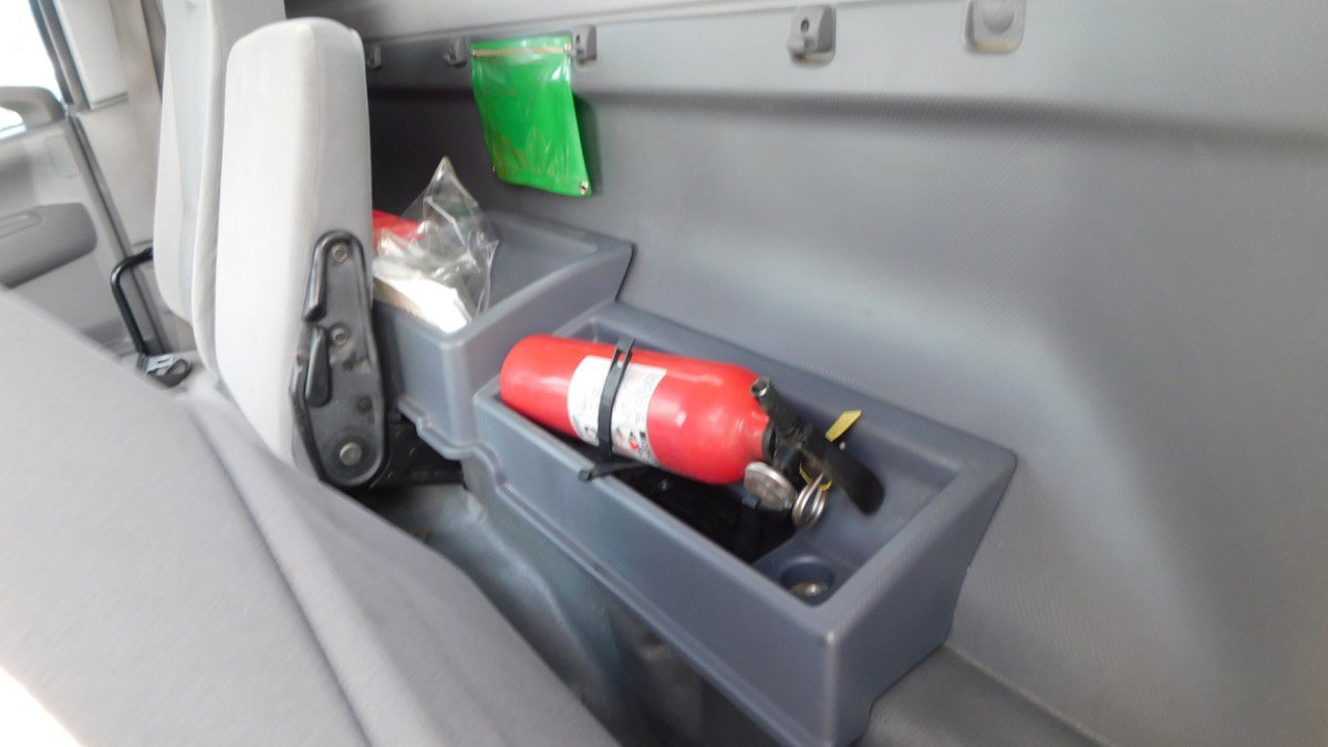 Used 2020 Isuzu NPR image 15