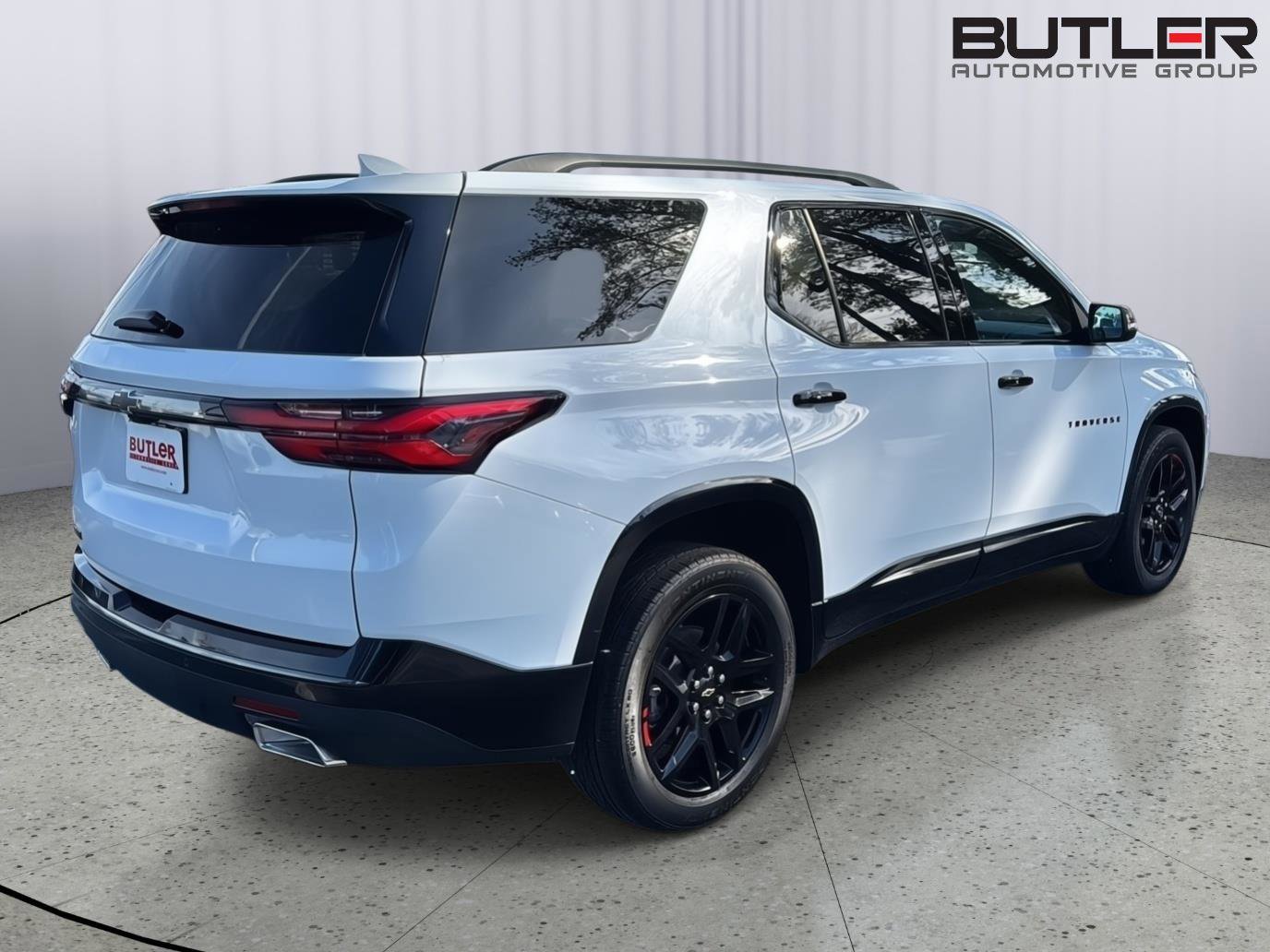 Certified 2022 Chevrolet Traverse Premier w/ Redline Edition image 5