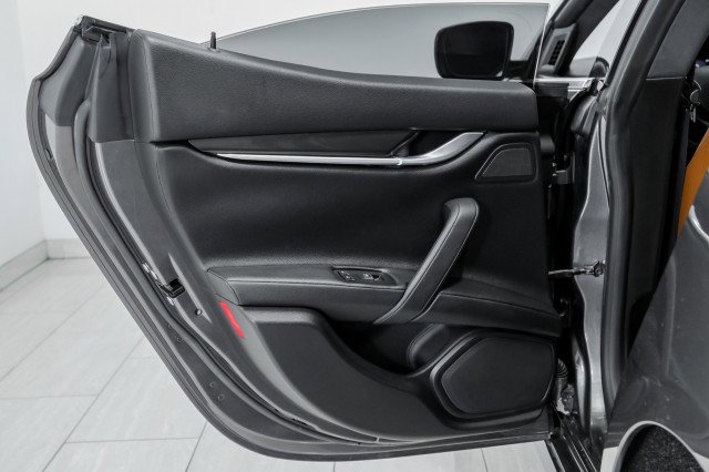 Used 2016 Maserati Ghibli RWD image 48