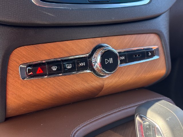 Used 2023 Volvo XC90 B6 Plus w/ Protection Package Premier AWD/4WD image 19