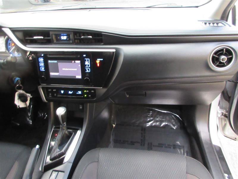 Used 2018 Toyota Corolla LE image 25