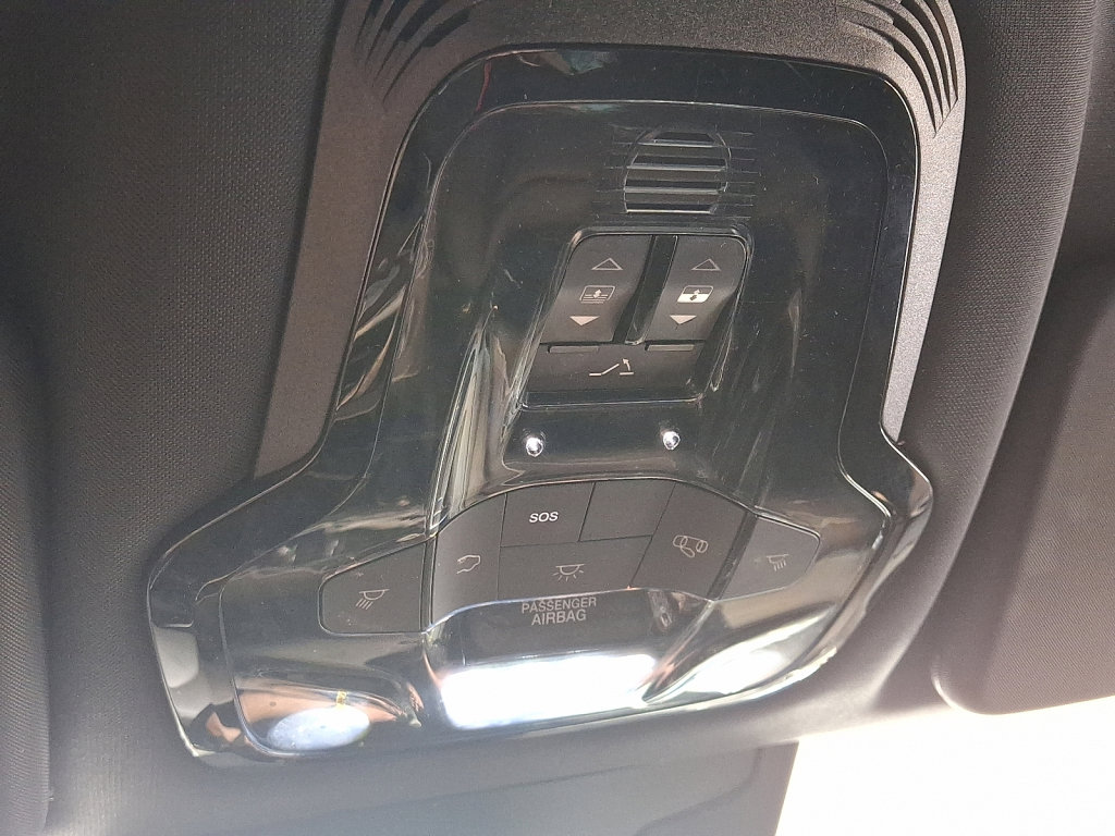 Used 2022 Alfa Romeo Stelvio Ti image 31